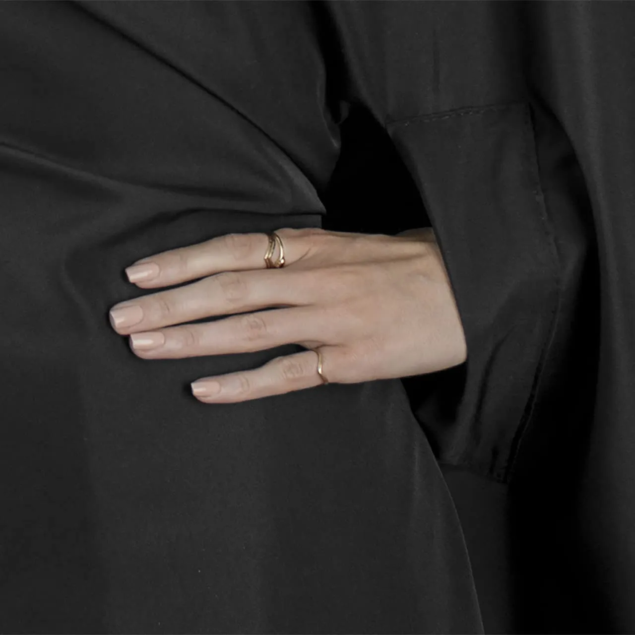 Cricket Hand Talker All Purpose Black Salon Cape, Water Resistant, Bleach Proof Cape, With Hand Openings for Client Mobility, Black