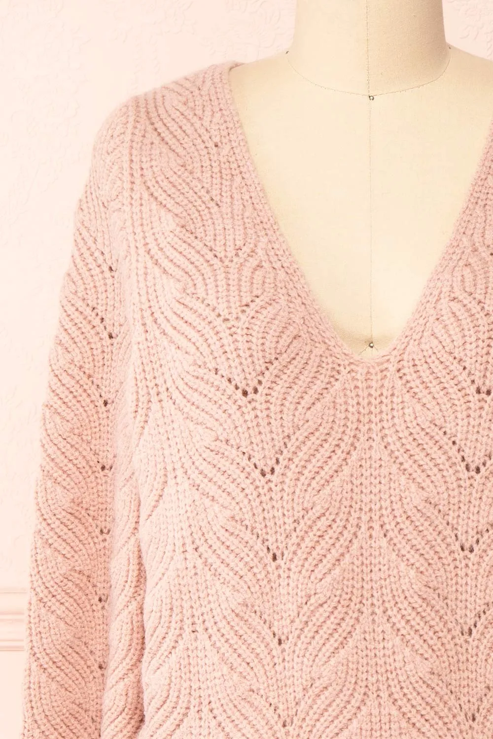 Honuka | V-Neck Knit Sweater