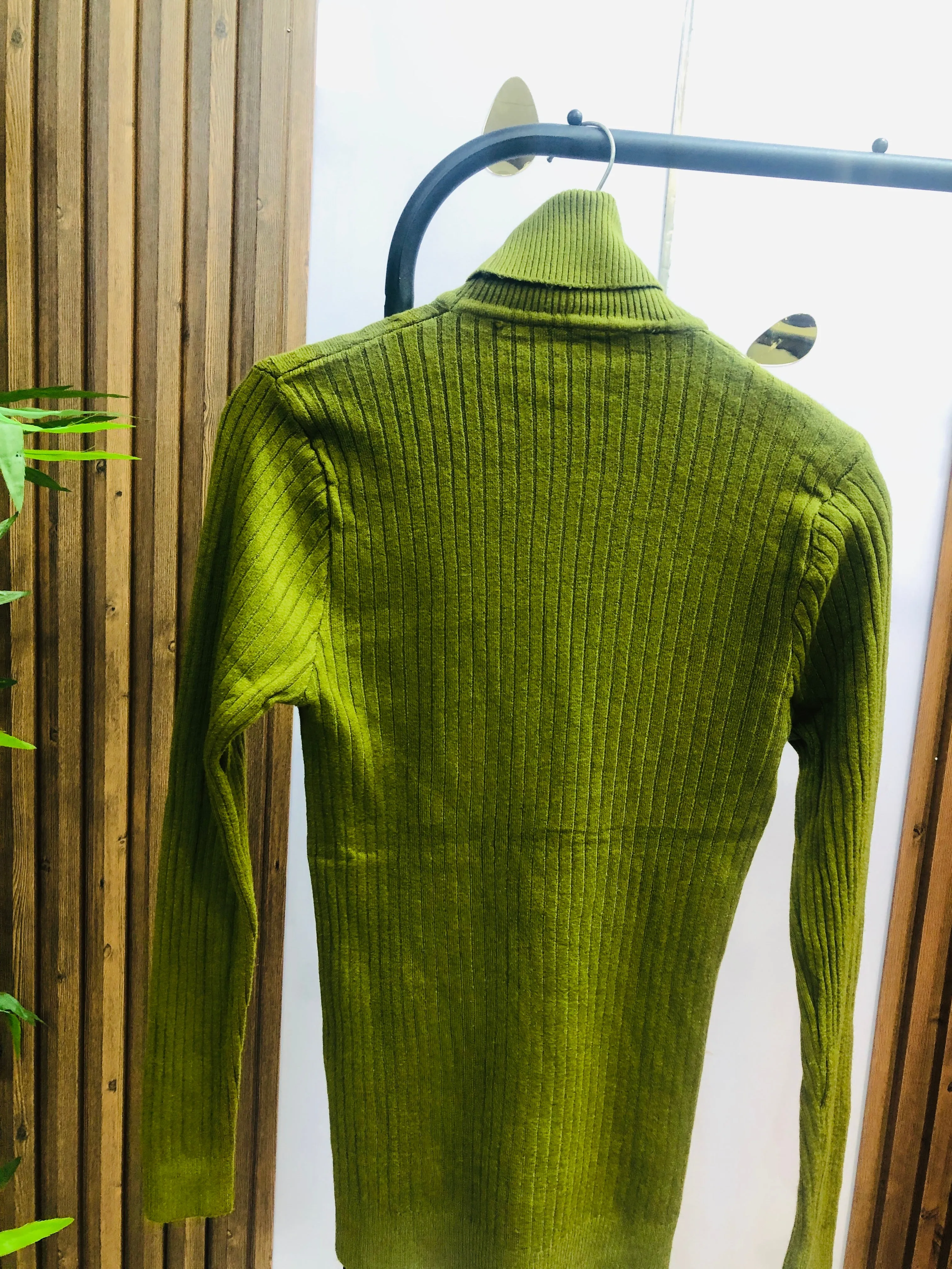 Knitted turtleneck tops