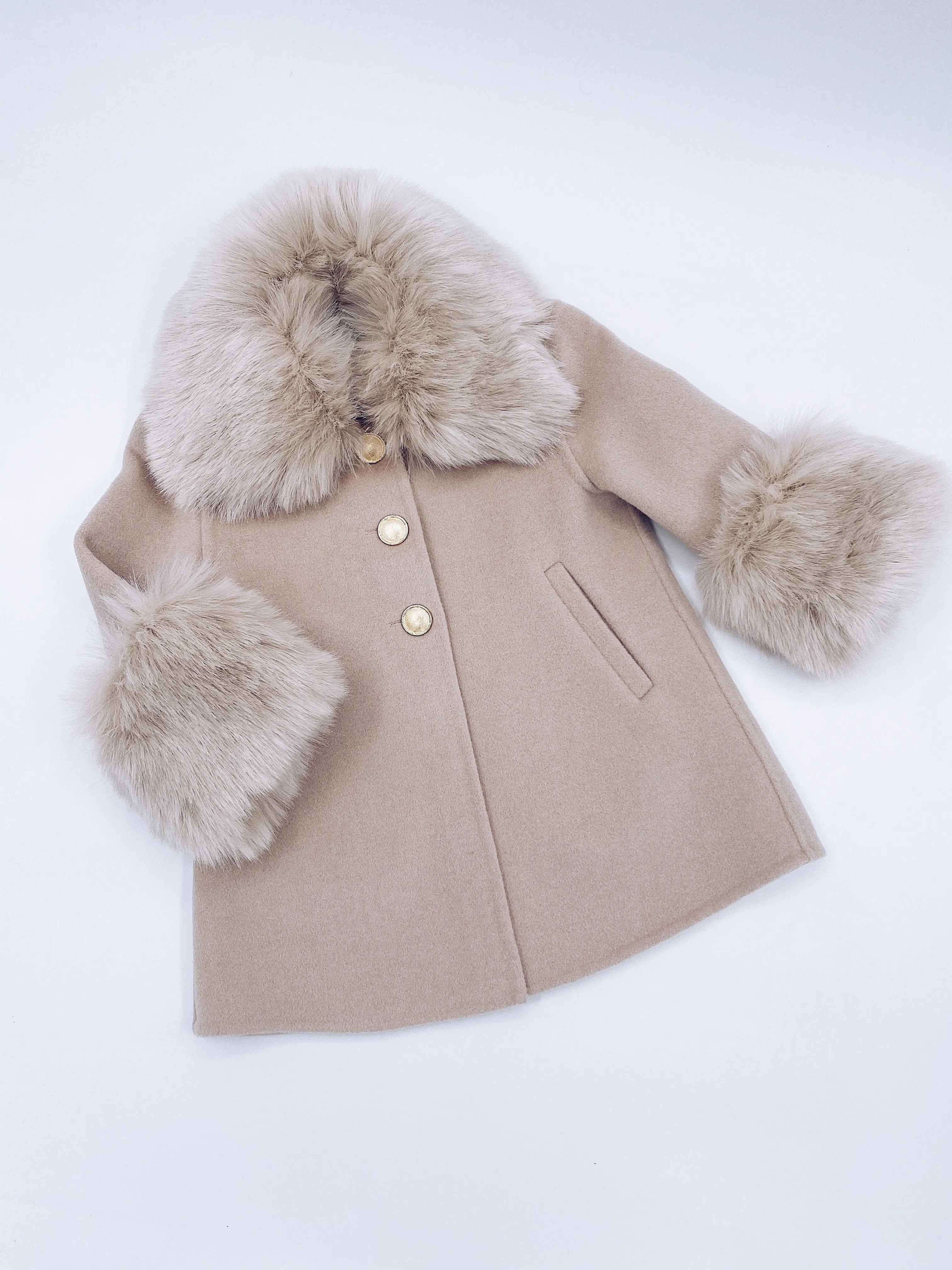 MI LOVES SIGNATURE Luxurious cashmere kids coat with Synthetic fur trim and cuffs in Beautiful Nude colour.