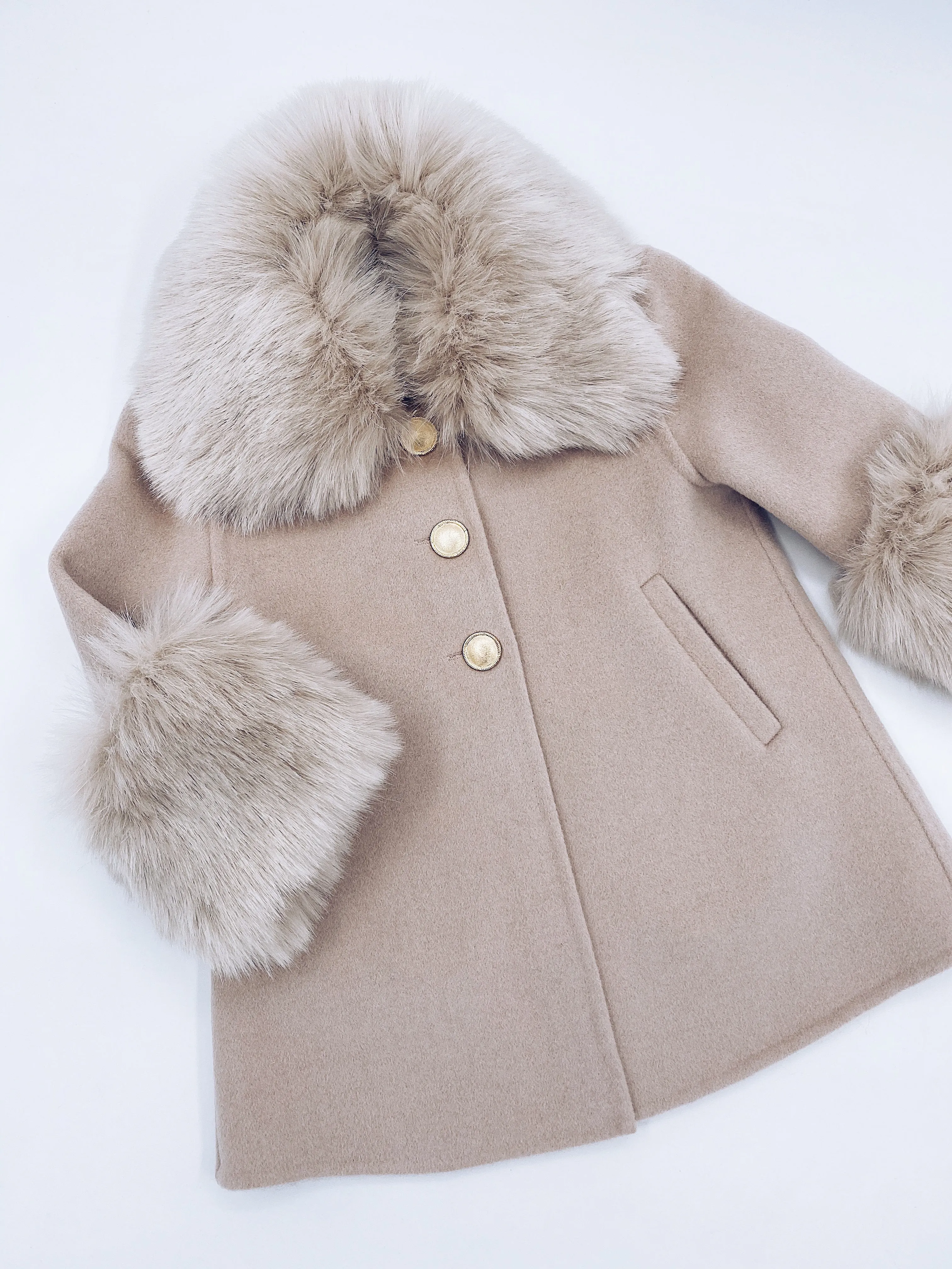MI LOVES SIGNATURE Luxurious cashmere kids coat with Synthetic fur trim and cuffs in Beautiful Nude colour.
