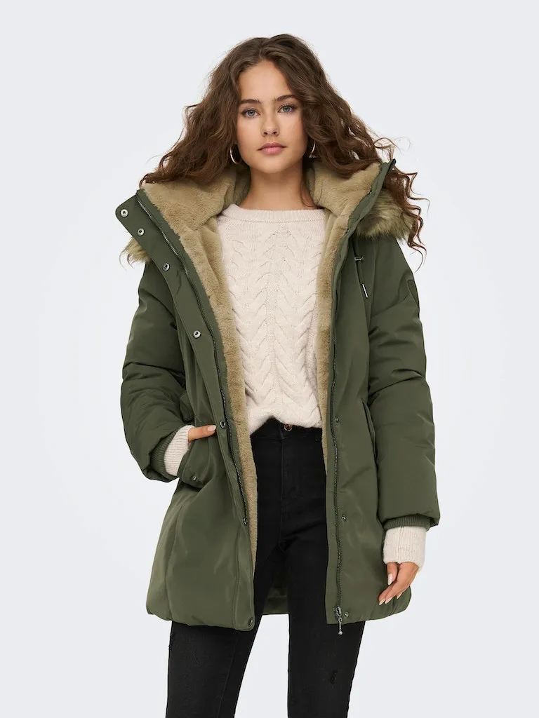 Only / Damen-Jacke / ONLPRISKA PARKA JACKET CC OTW
