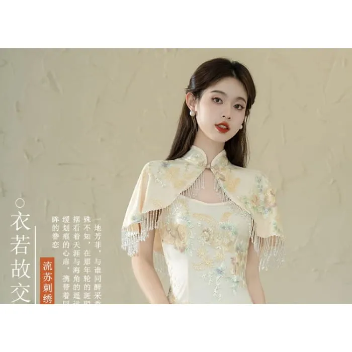 Set: Spaghetti Strap Floral Print Midi Bodycon Dress   Tasseled Cape